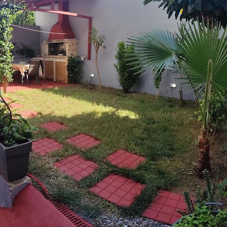 Vasilikis Apartment 卡拉马塔 外观 照片